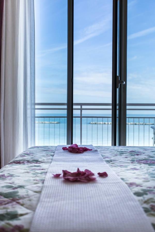 Hotel Sporting Cesenatico Exterior photo