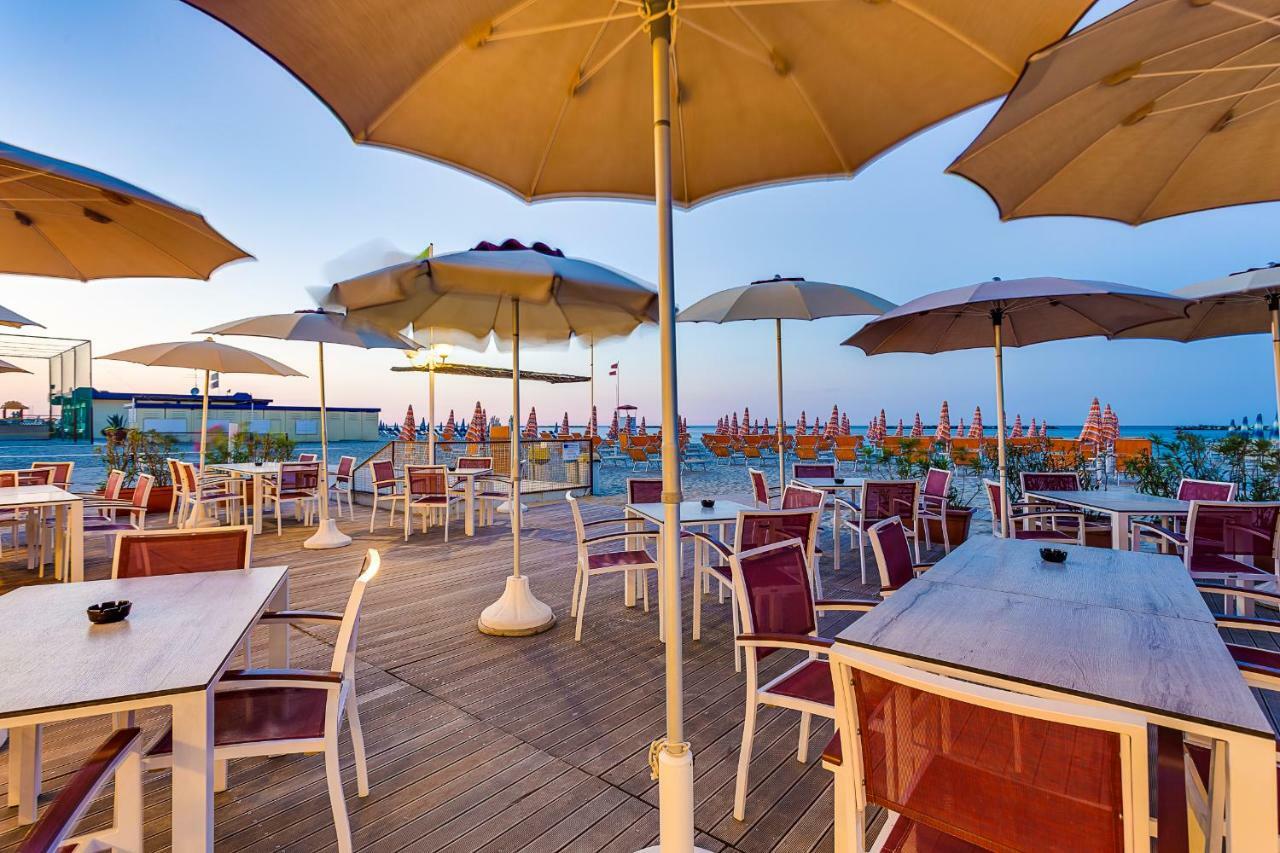 Hotel Sporting Cesenatico Exterior photo